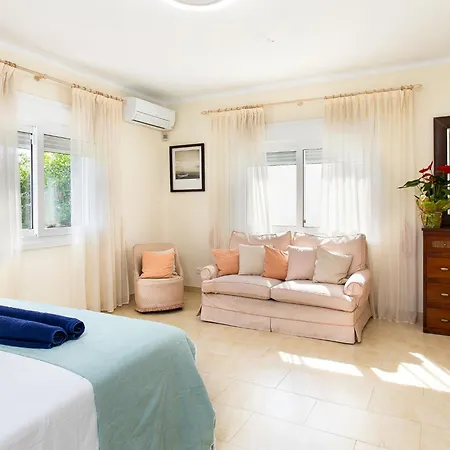 Monet By Interhome *